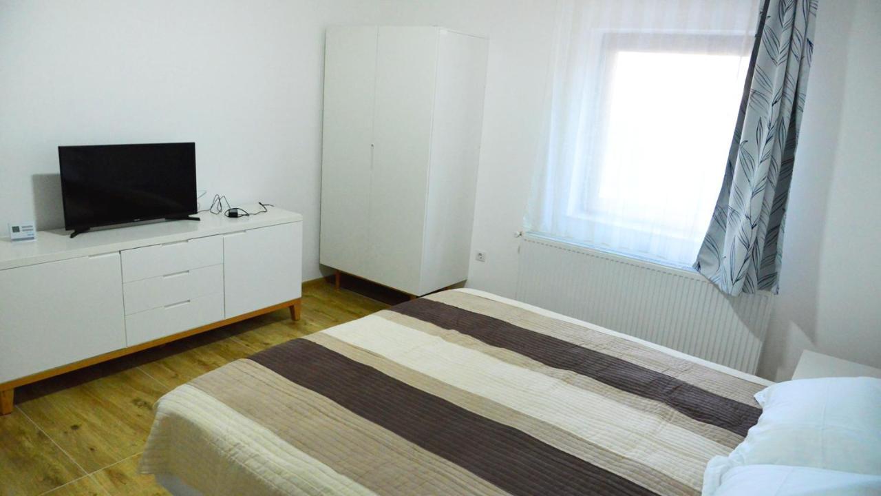 Aparthotel Elena Haus *